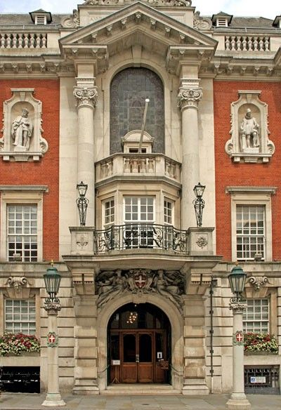 Town_Hall_front.jpg